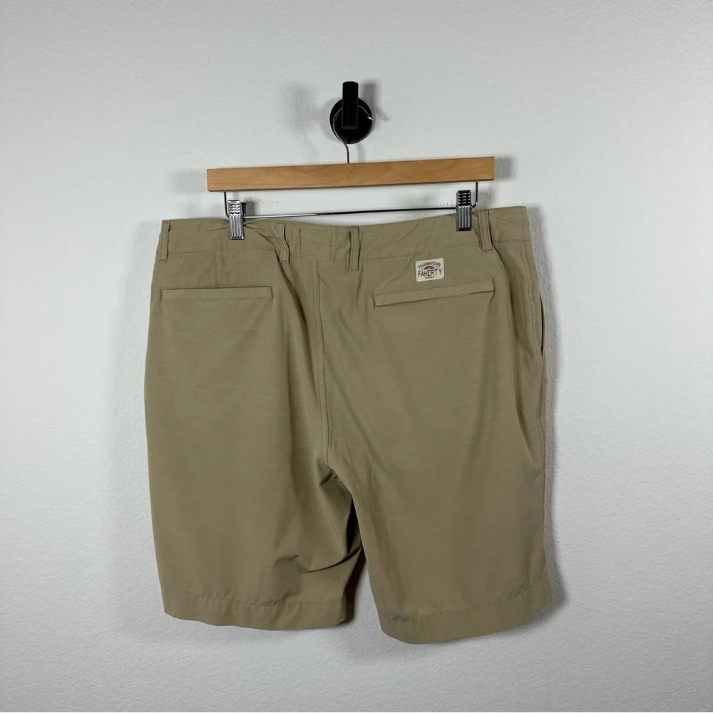 Faherty Men’s Belt Loop All Day Shorts in Tan Size 36